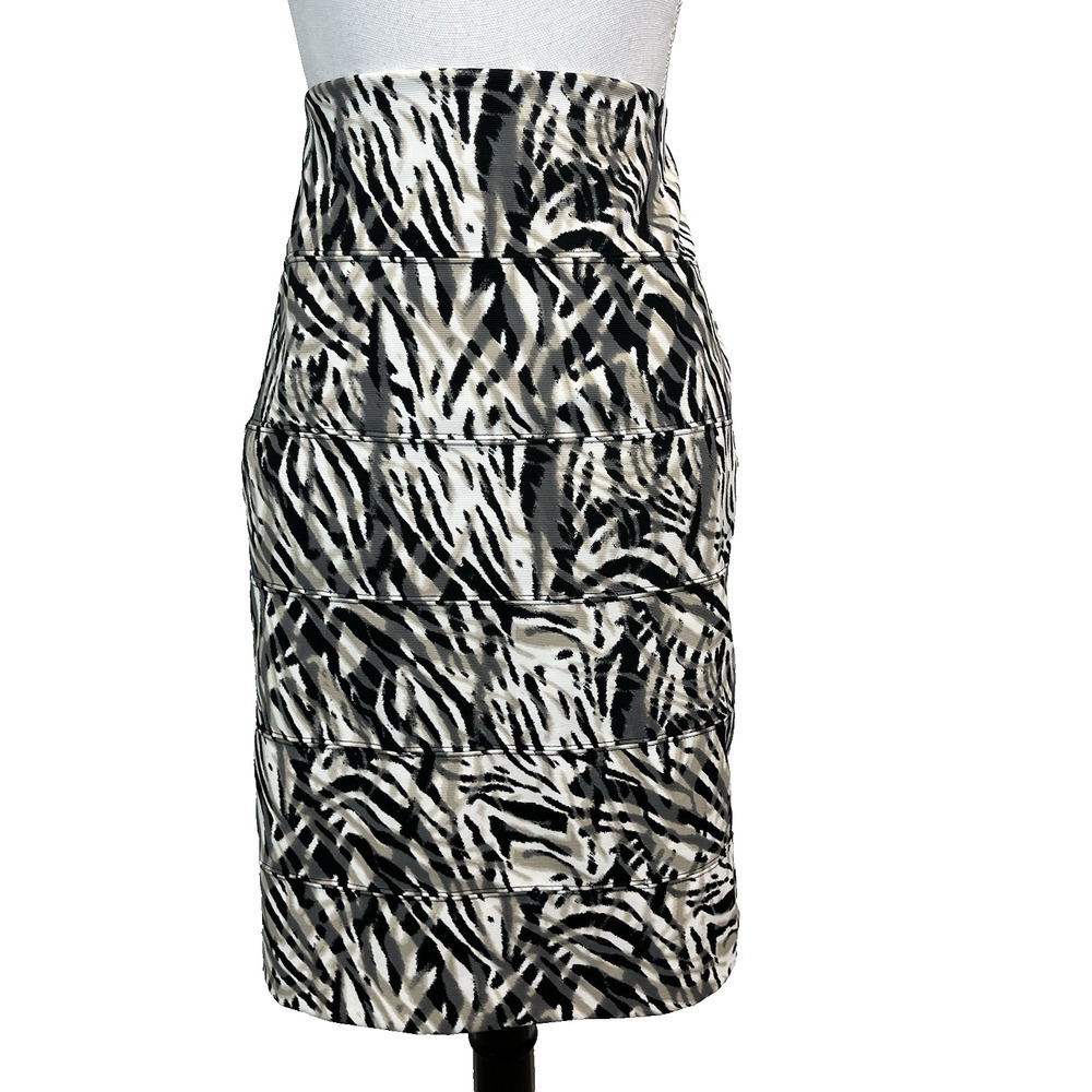 Alfani Skirt size Extra Large Black Gray Stretch Straight Jungle Knee Career